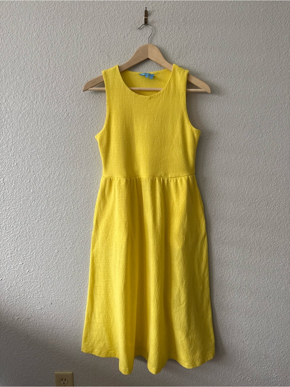 Draper James Butter Yellow Sleeveless midi dress size small